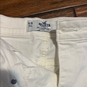 Hollister Women's Cream Shorts